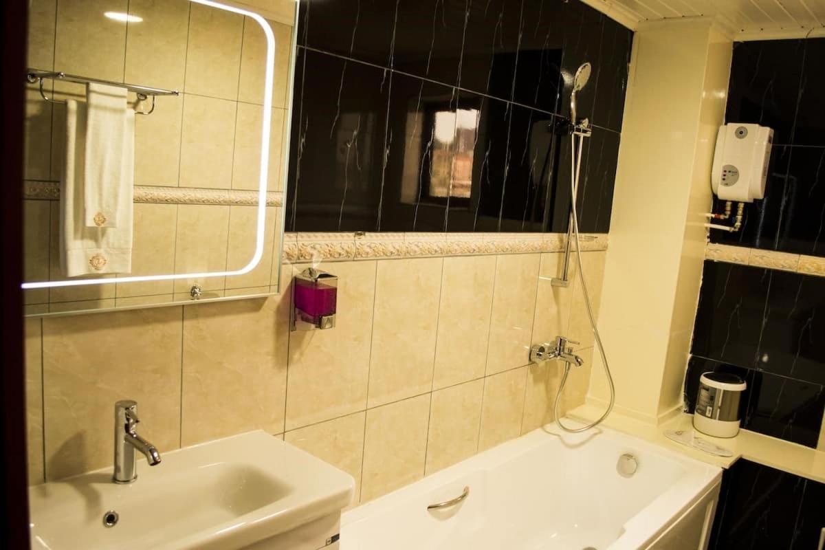 Hotel Jouvence International Yaoundé Eksteriør bilde